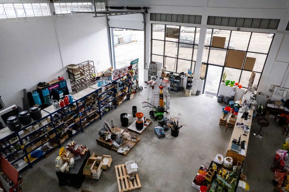 Arrenda-se Armazém - Fornos