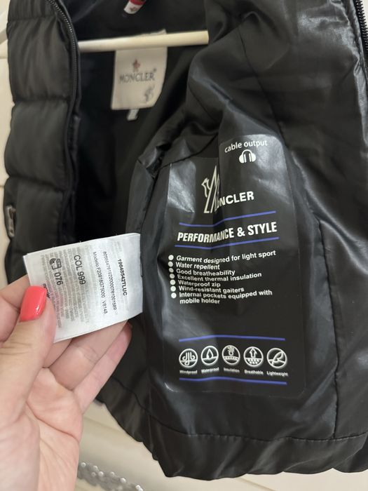 Жилетка на мальчика и на девочку Moncler