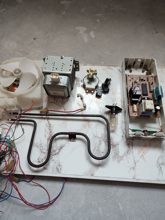 Мікрохвильова піч Daewoo по запчастинах