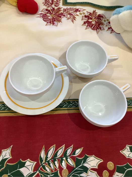 Nove chvenas de cafe da vista alegre ( impecaveis) com oferta