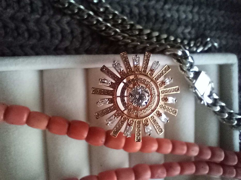 Біжутерія прикраси вінтаж та сучасні