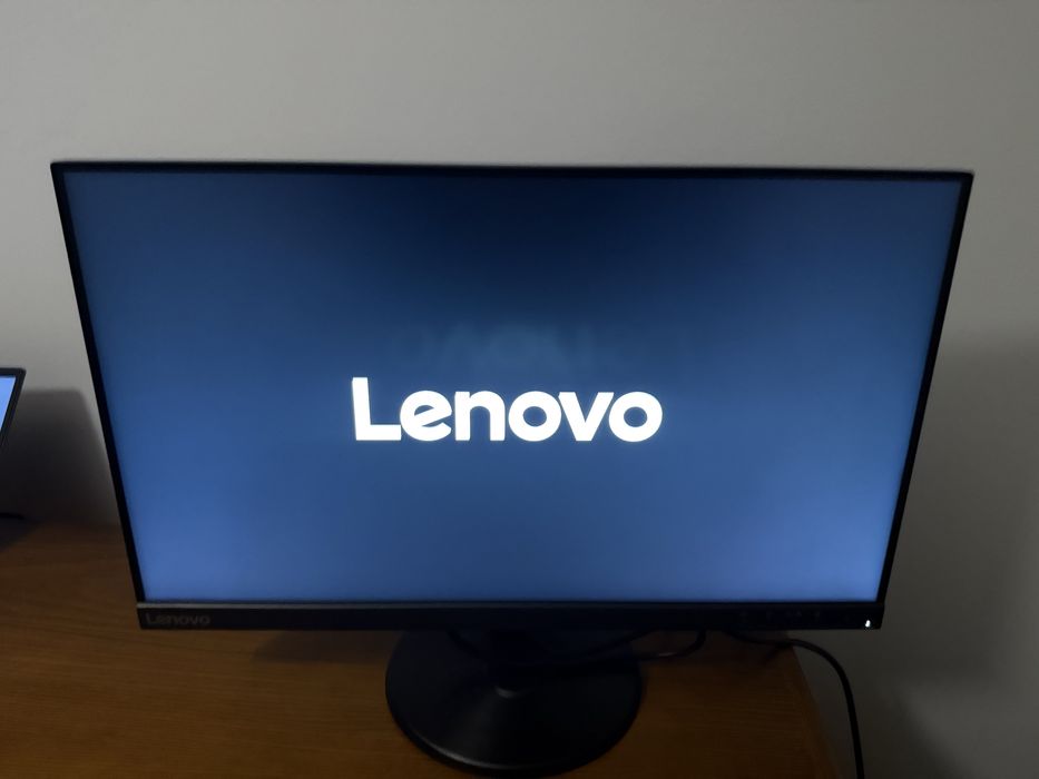 Lenovo D24-40 – Como Novo!