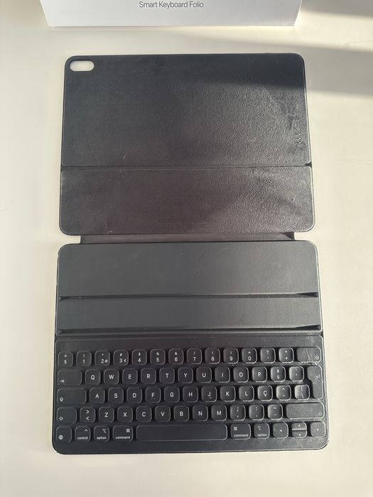 Apple Smart Keyboard Folio iPad Pro 12.9" 3ª Geração
