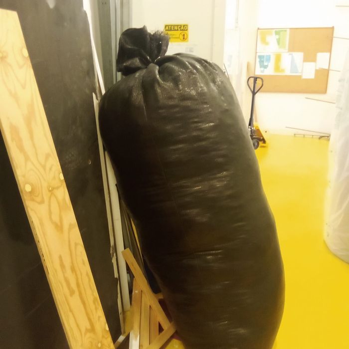 espuma de enchimento (cerca de 60kg)