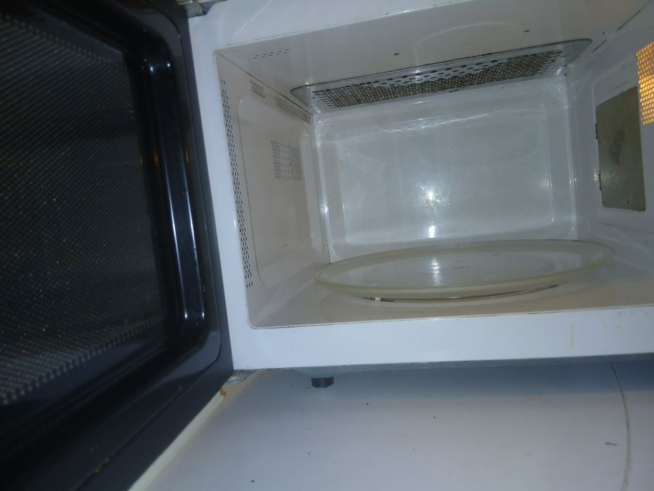 Microondas com grill digital