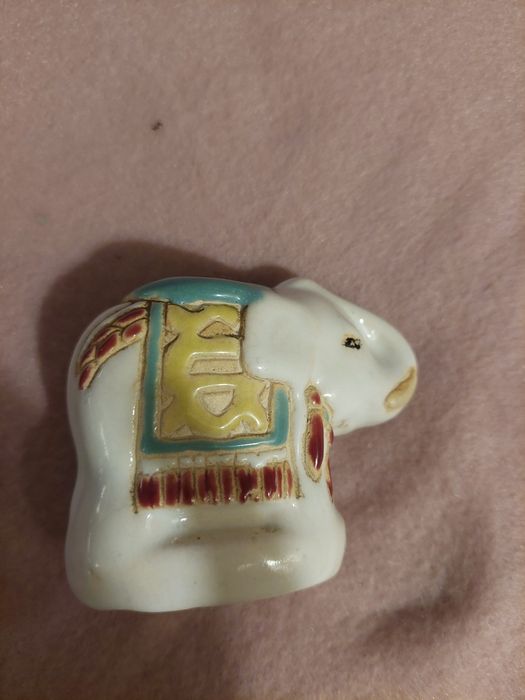 Ceramiczny słoń – kadzielniczka / dekoracja orientalna