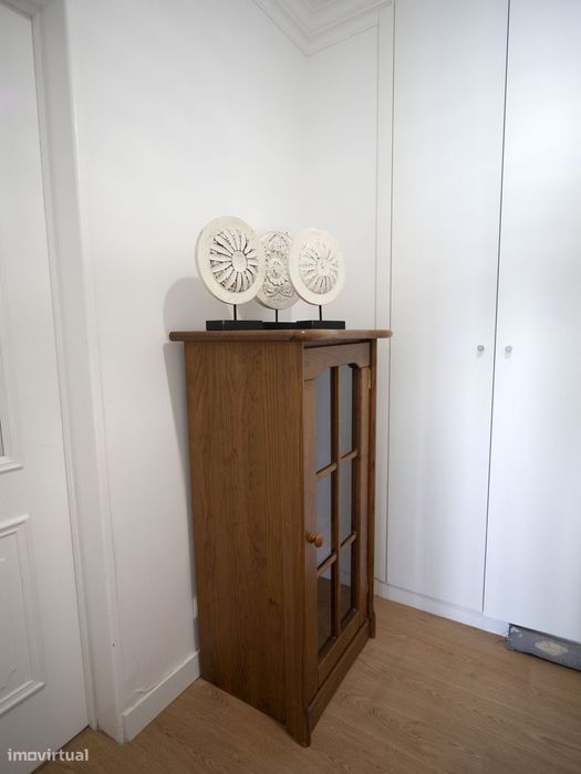 Apartamento t2 na Rua Avelar Brotero, em Stº António dos Cavaleiros