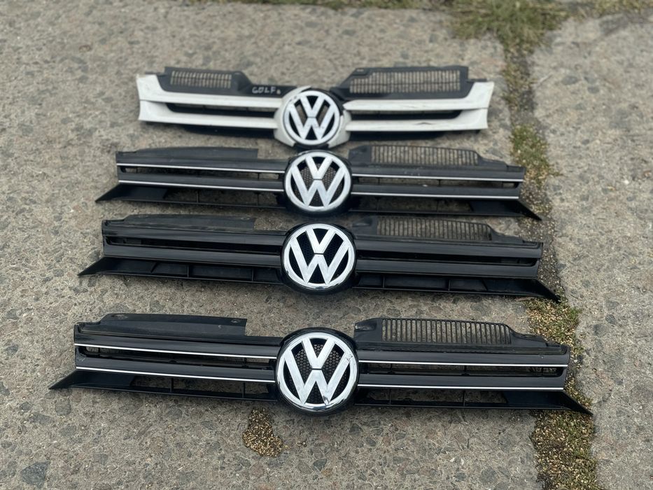 Решітка радіатора Golf 6 решотка бампера центральна гольф 6