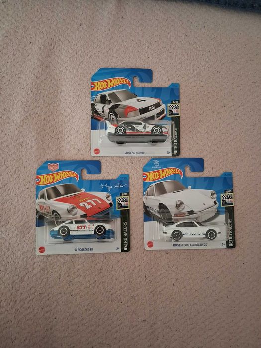 Hot Wheels Retro Racers 2023 - zestaw 3 autek