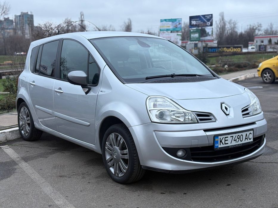 Renaylt Grand Modus 2011 год Идеальный