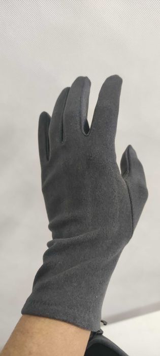 Rękawiczki ponad 40 par- mix po likwidacji sklepu