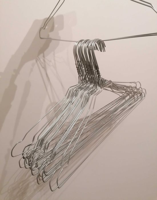 60 Cabides metálicos por 2€