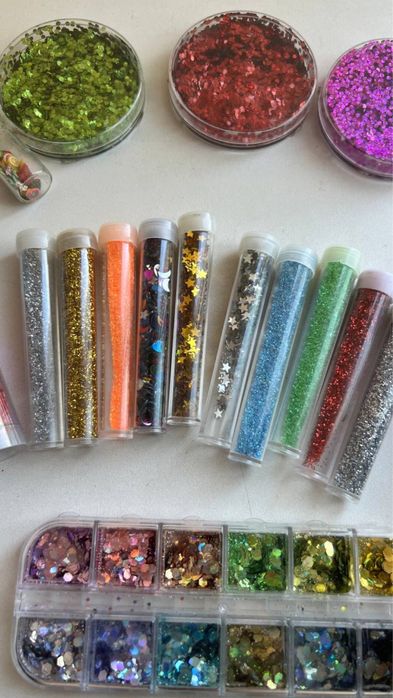 Набір різнокольорових блискіток для декору та хендмейду