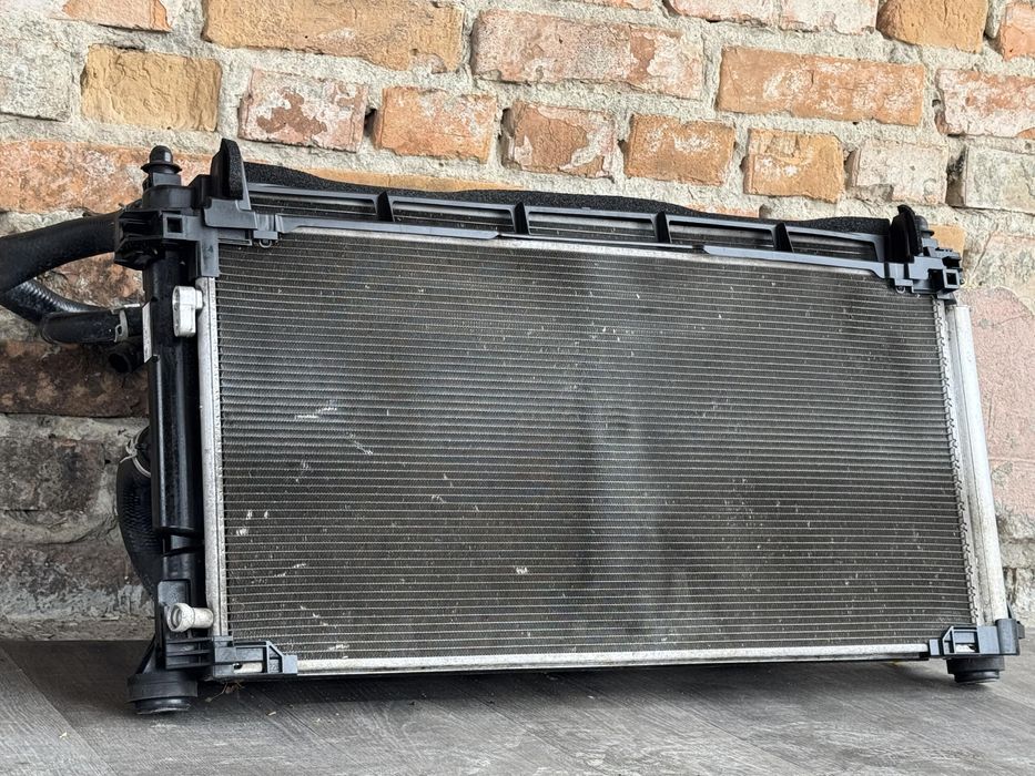 Lexus UX (2018-2025) 250H комплект радіаторів в зборі 1640037380