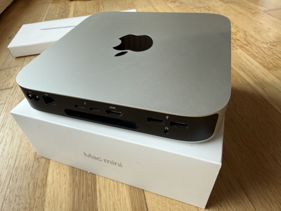 Mac mini / 8GB / 256GB  + klawiatura Apple