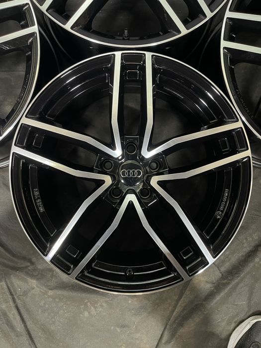 Диски R18 5x112 Et30 8J. Audi A6 C8 C7 A4 B9 B8 A8 A7 A5 Q7 Q5 Q3 E-tron VW Touareg Tiguan Mercedes W222 W221 W220 W213 W212 W211 W206 W164 W166 W167