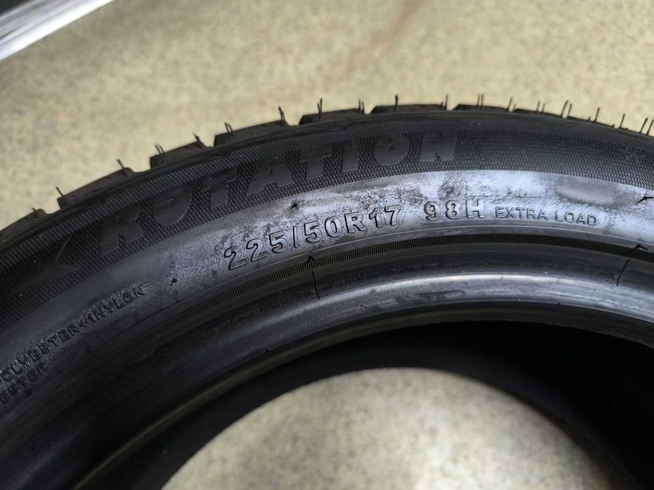 Продам  шины  зимние  б/у  225/50 R17 98 ,H , XL  Kapsen Ice Max RW501