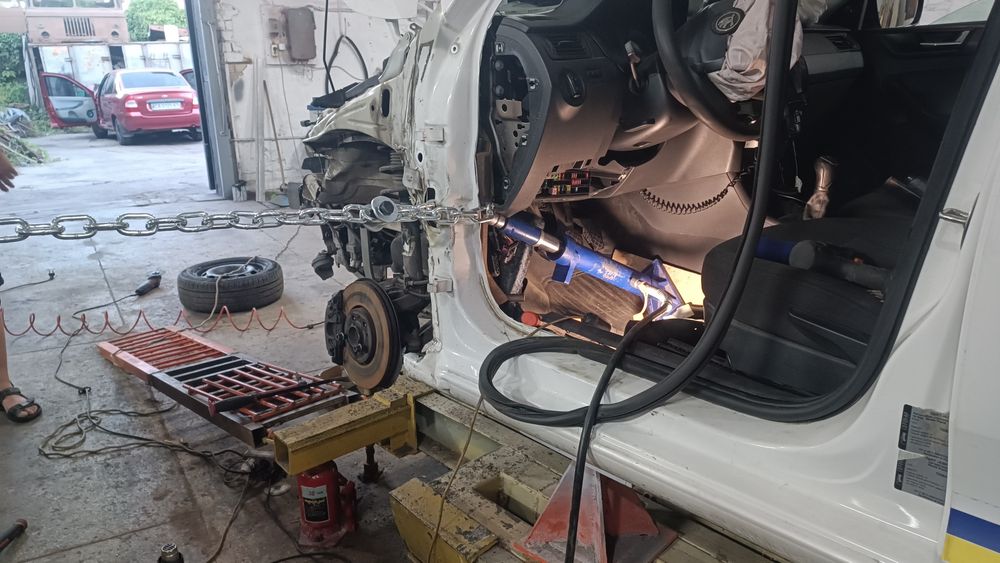 Сварка авто . Рихтовка на стапеле. Покраска.