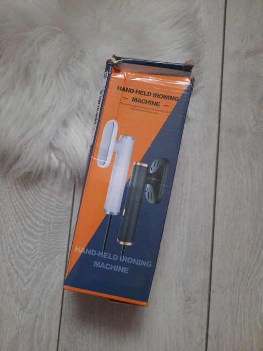 Mini żelazko do prasowania ubran