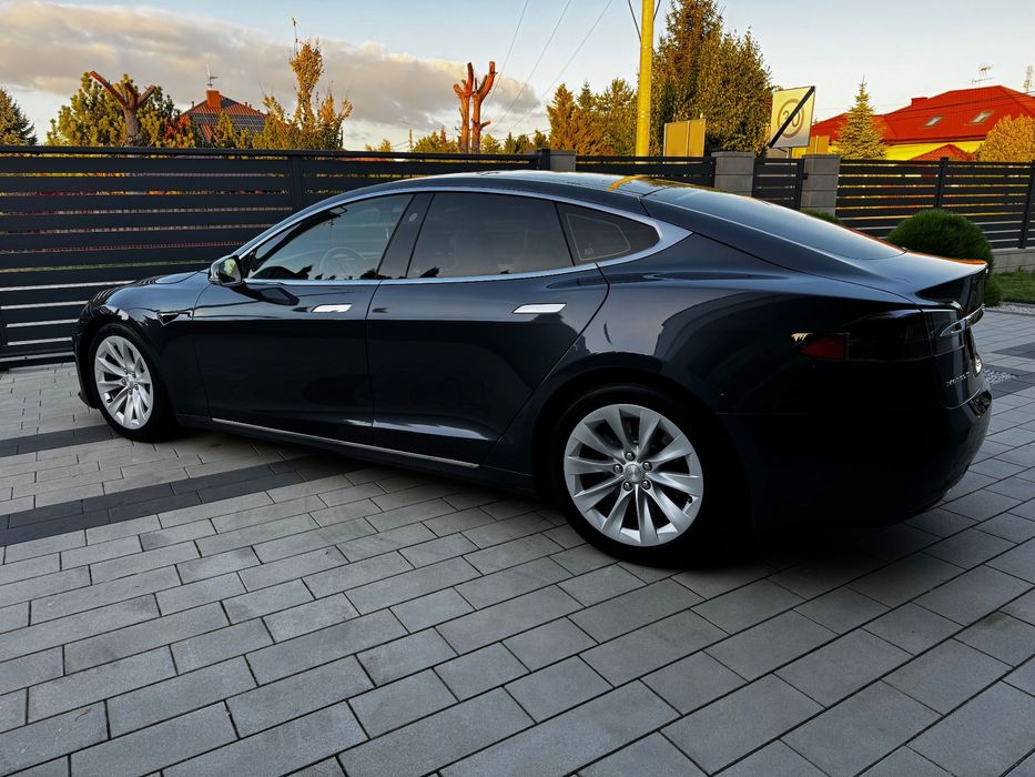 Tesla Model S