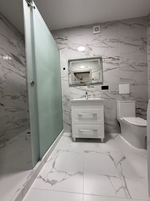 Здається 2-х к квартира в центрі, перша здача, жк закритого типу