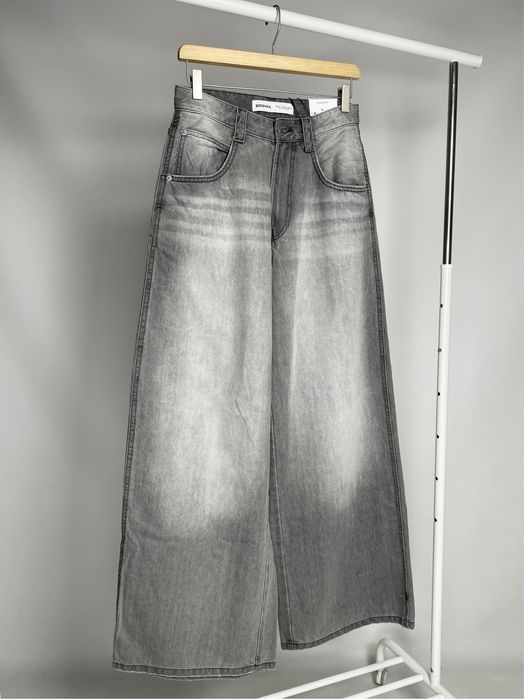 Bershka ( Розмір : 31 ) ОРИГІНАЛ широкі джинси
