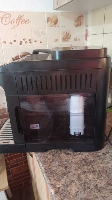Продам кавоварку DELONGHI ECAM 290.51.b