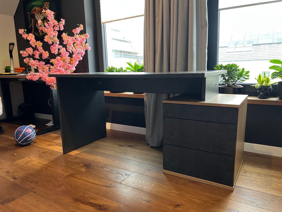 Biurko do pracy/pokoju dziecka