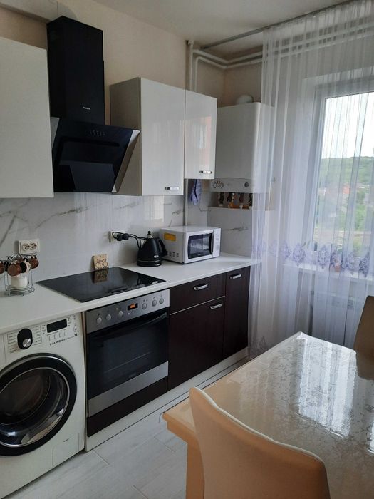 Затишна 2х кімнатна квартира 3хв від басейну