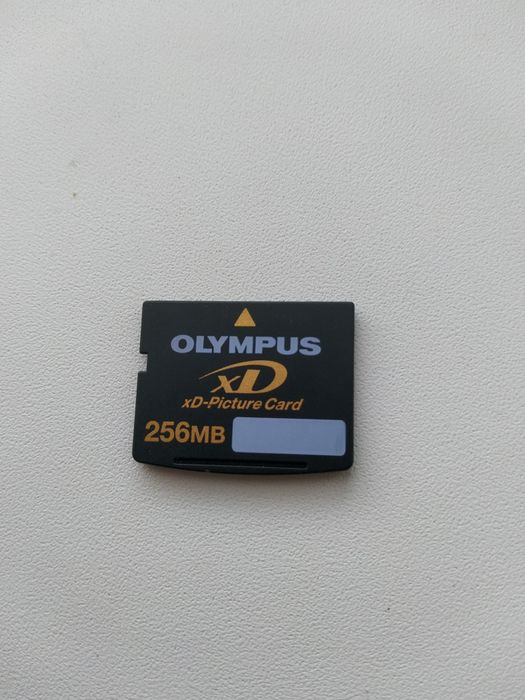 Цифровой фотоаппарат Olympus C-310 Zoom с нерабочим дисплеем