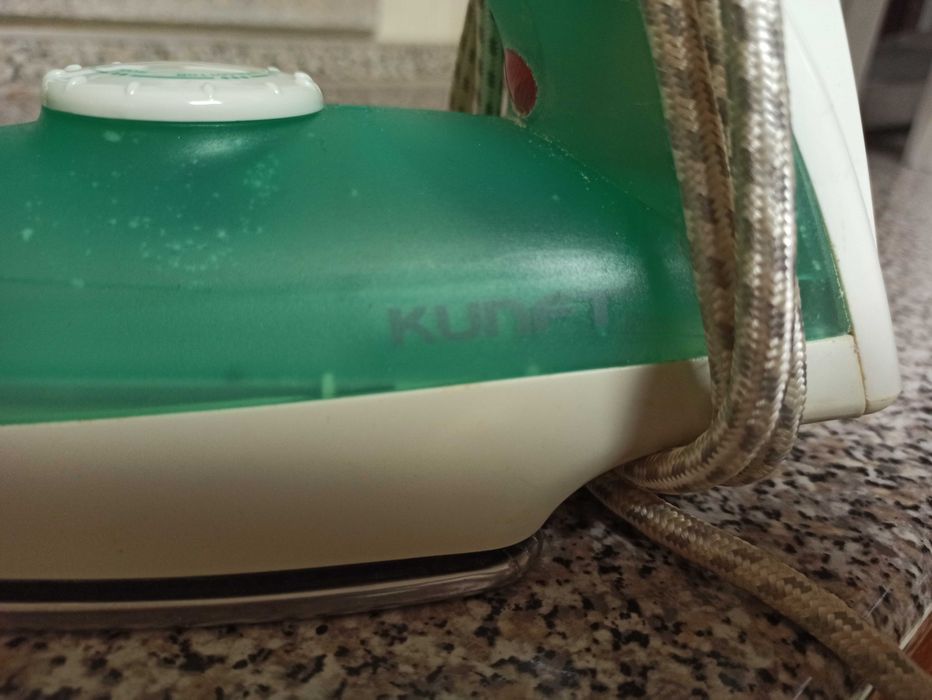 Ferro de engomar da Kunft