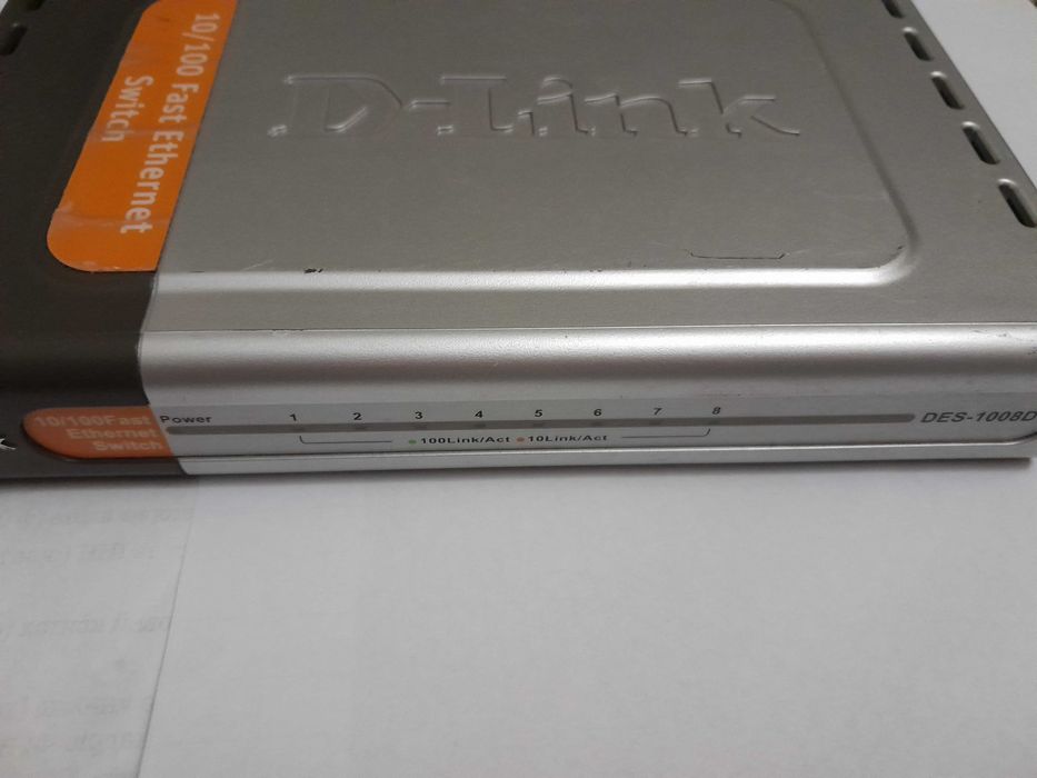Проводной роутер маршрутизатор коммутатор  D-Link DES-1008D