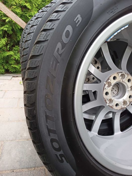 Opony Zimowe 17 cali 225/60/17 "PIRELLI SCOTTOZERO 3"
