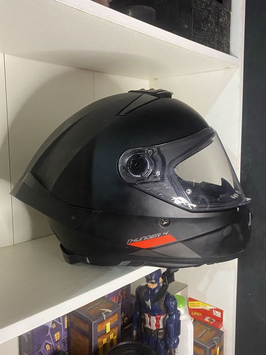 Capacete thunder 4 para motas com intercomunicador