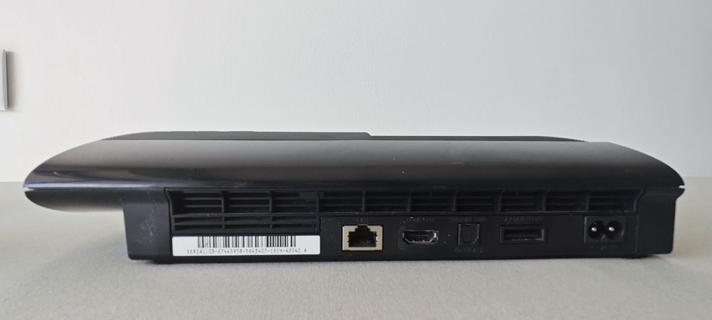PS3 slim 500Gb Hen + 4 jogos+1 comando