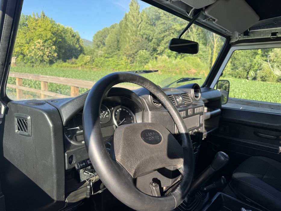 Land Rover Defender 110 soft-top nacional 2013