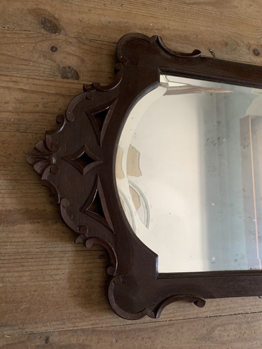 Espelho de parede em Madeira