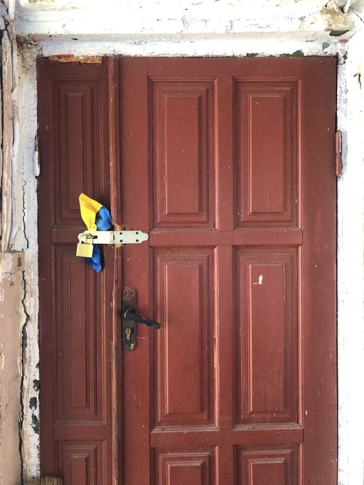 Продам будинок 70 км.від м.Києва в смт.Брусилів з газом та світлом