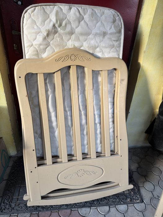 Продам детскую кроватку