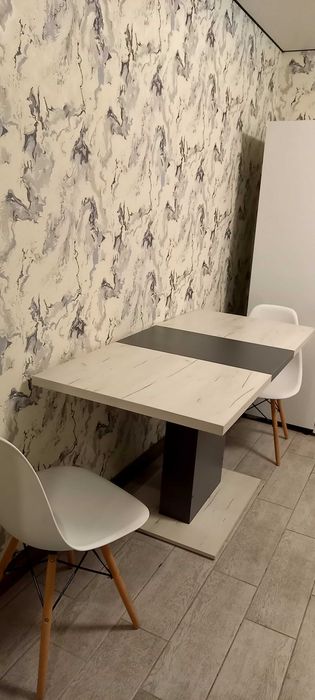 1 квартира вул.Запорізька Є ліжко та диван Новобудова