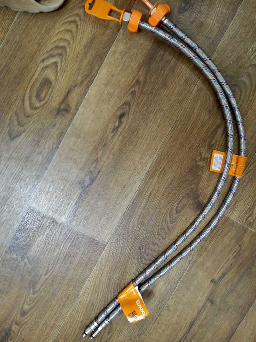 Шланги новые для холодной и горячей воды 80 см