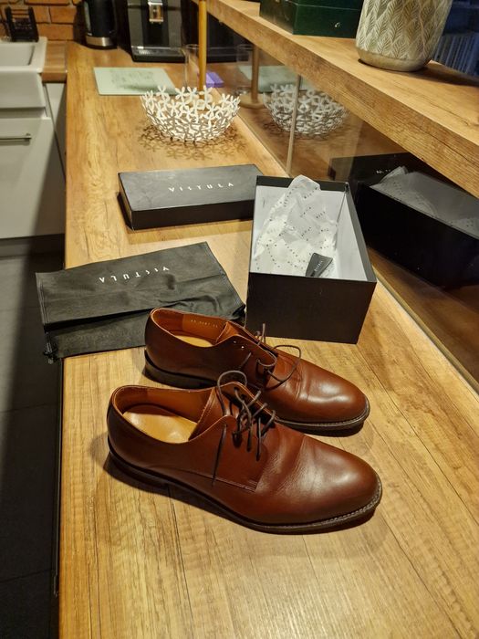 Sprzedam buty męskie eleganckie.