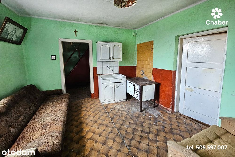 Siedlisko ok. 60 m2 z działką ok. 4800 m2 we wsi Kołatek.