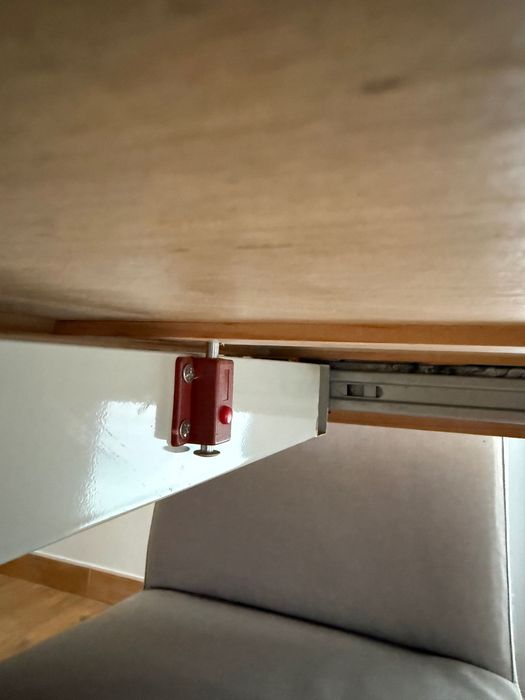 MESA DE JANTAR em Madeira Maciça Extensível 6/8 pessoas Banak Importa - Praticamente Nova