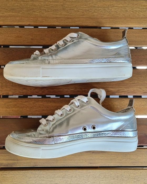 Sinsay - ładne buty damskie sneakersy srebrne rozm.36