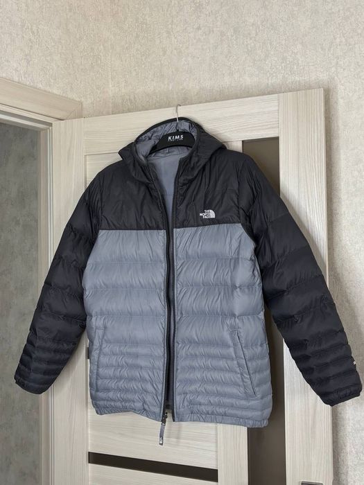 The north face 550 двосторонній мікропуховик/куртка, розмір м