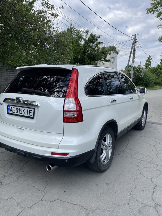 Продам автомобиль Honda CR-V 2011 года Акп по хорошей цене