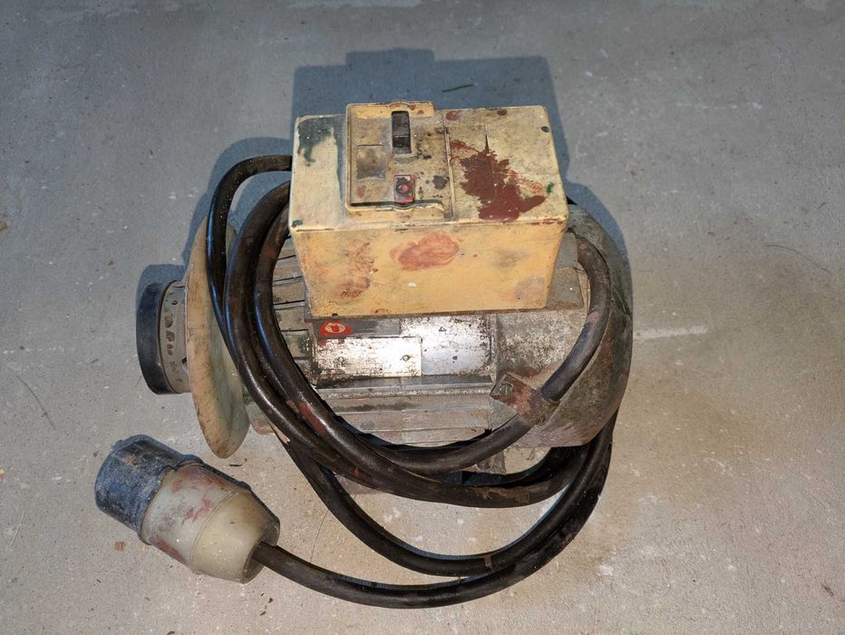 Silnik trójfazowy  chyba 0,75 kw
