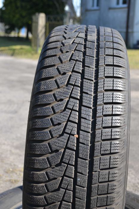 Opony 215/65/17 Hankook 2szt Zimowe