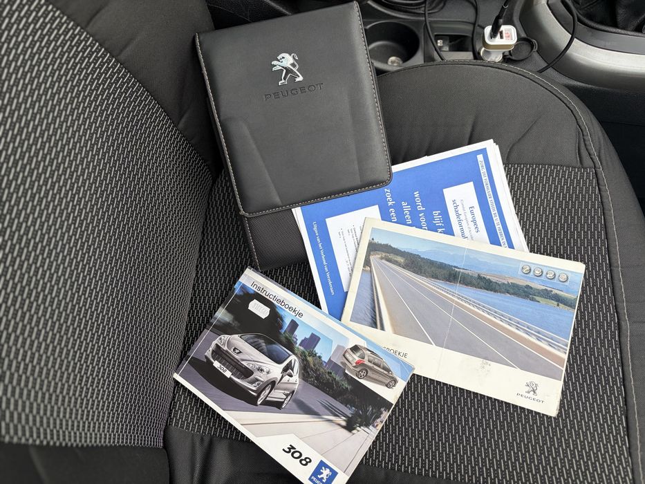 Авто Peugeot 308